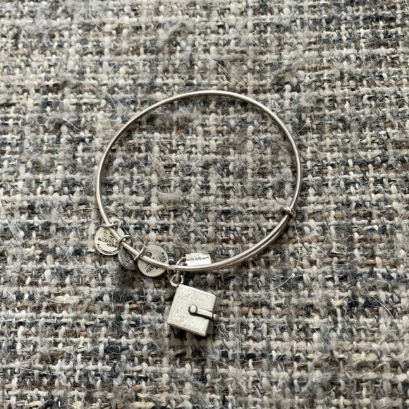 Graduation Cap Bangle Bracelet - Picture 1 of 6